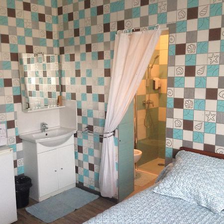 Hotel Les Violettes Тулуза Екстериор снимка